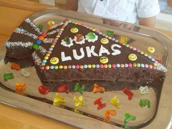 Schokoladenkuchen oder Schokoladenmuffins 