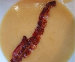 Gerrys schnelle Kartoffelsuppe mit Tomaten, Riesling und Majoran