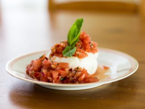 Büffelmozzarella mit Wassermelonensalsa