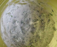 Frische   Kräuter - Dip   passt zu Gegrilltem oder Gebackenem