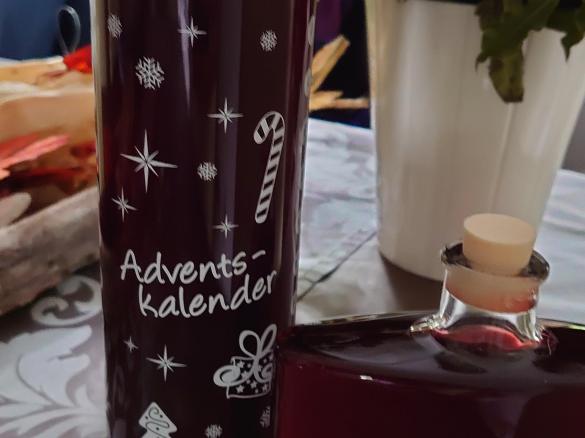 Weihnachtlicher Kirschlikör mit Amaretto