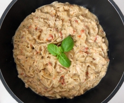 One Pot Pasta - Lachsnudeln in Sahnesosse