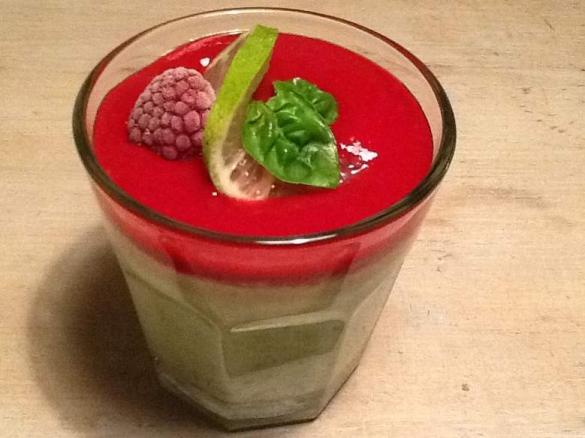 Limetten-Basilikum-Creme mit Himbeersamt