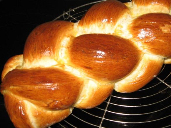 Sonntagszopf mit Sauermilch