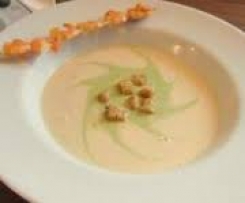 Pastinaken-Petersiliensüppchen 