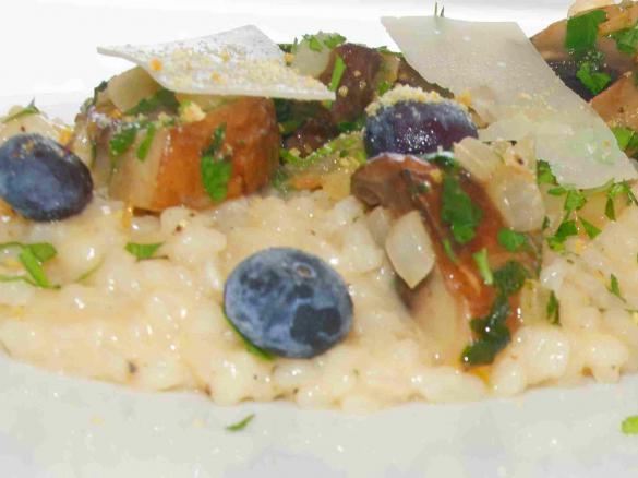 Champignon-Risotto mit Heidelbeeren