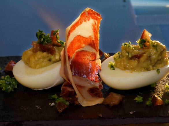 Tapas - Eier  gefüllt mit Guacamole (Pikant)