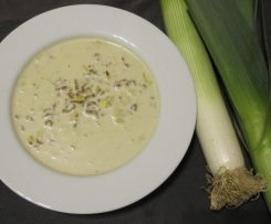 Schnelle Käse-Lauch-Suppe mit Hack wie angebraten