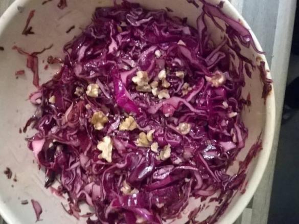 Pikanter Rotkohlsalat