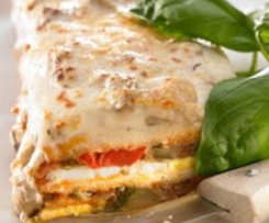 Ratatouille-Terrine mit Béchamelsauce überbacken