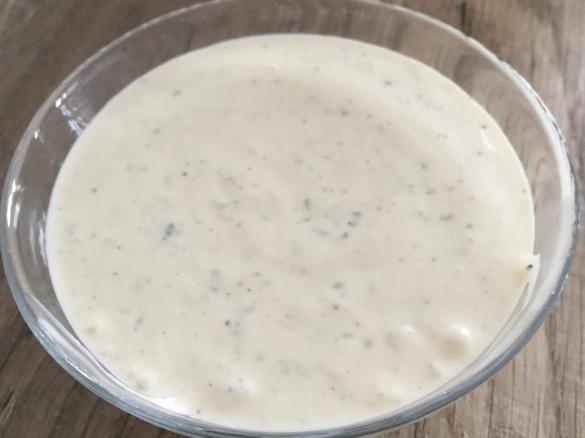 Knoblauchsauce (schnell und lecker)