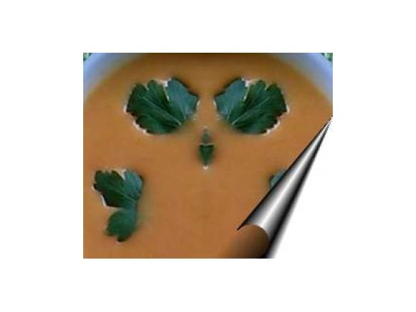 Möhren-Süsskartoffel Suppe mit Paprika