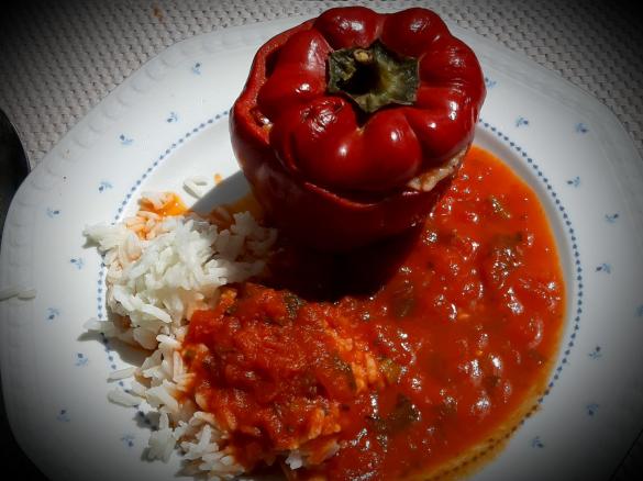 Paprika vegetarisch gefüllt