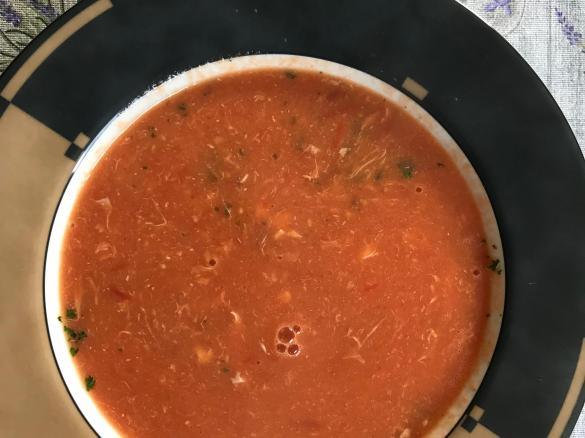 Tomatensuppe mit Ei und Gries