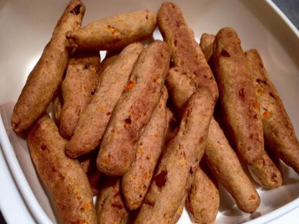 Dinkelstangen mit Datteln & Möhren
