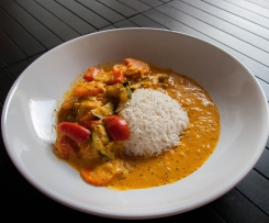 Thai-Curry mit Reis und Gemüse