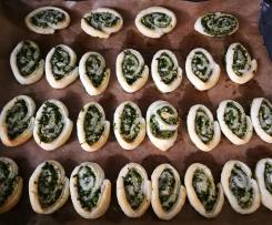 Blätterteigschnecken mit Spinat und Feta