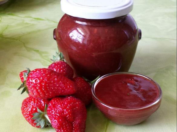 BBQ-Soße mit karamellisierten Erdbeeren