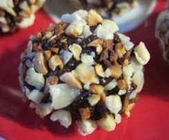 Mandel-Schoko-Keks-Kugeln rund und gut