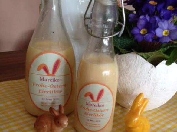 Frohe-Ostern-Eierlikör, mit ganzen Eiern