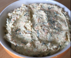 Möhren-Frischkäse-Dip mit Schnittlauch