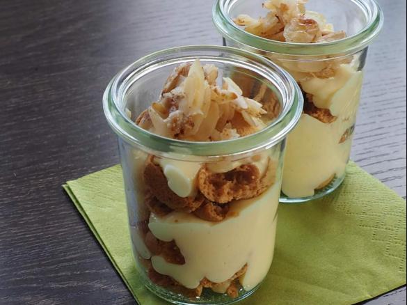 Mandelcreme mit Amarettini