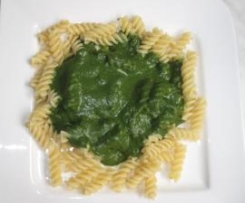 Spinat-Parmesansauce zu Nudeln