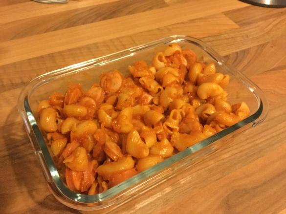 Würstchengulasch mit Nudeln