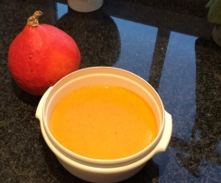 Cremige Kürbis-Orangen-Suppe