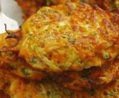 Variation: Möhrenpuffer mit Schafskäse Dip