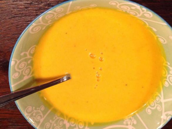  Kürbissuppe mit Petersilienwurzel und Kreuzkümmel  