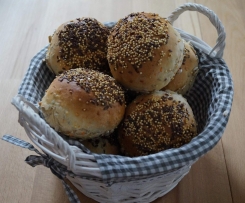 Möhren-Fitness-Brötchen mit Hirse, Leinsamen und Sonnenblumenkernen
