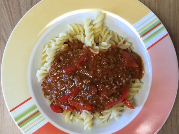 Papas beste Paprika-Hack-Tomatensosse