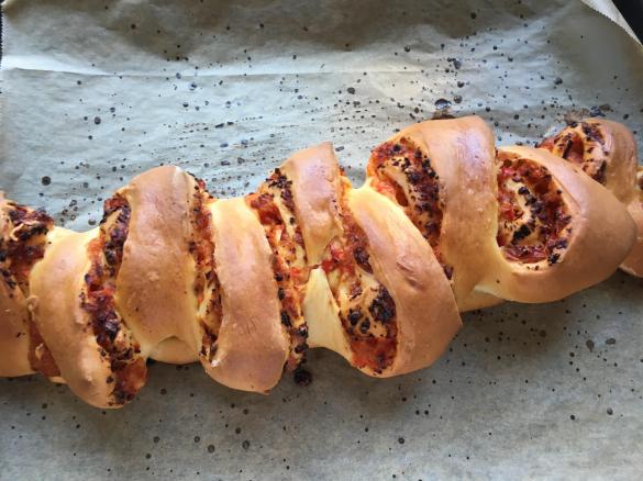 Partyähre mit Schinken und Gouda