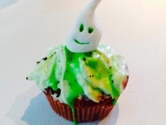 Helloweencupcakes Schoko-Cranberries-Waldmeister 