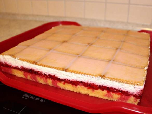 Himbeer-Butterkeks-Kuchen