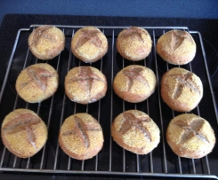 Dinkelvollkornbrötchen mit 5 Körnern, Vorteig u. Quellstück