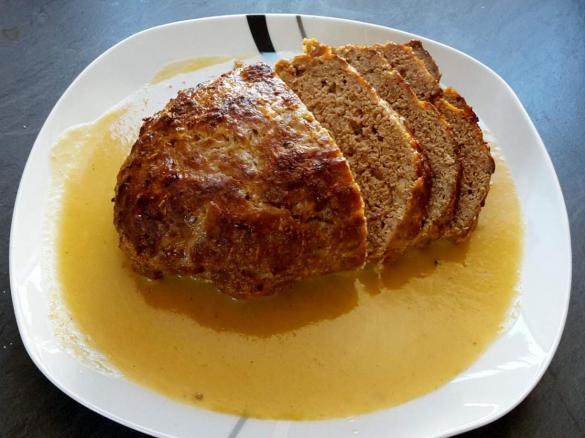 fluffliger Hackbraten mit Sahnesoße