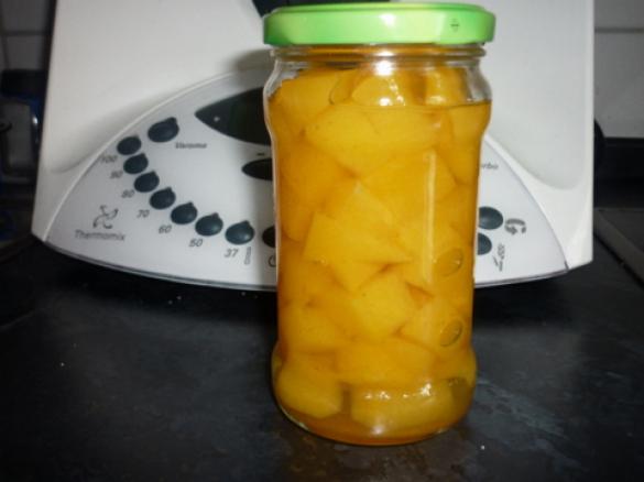 Kürbis in Weißwein (zu Süßspeisen u. gemischten Salaten)