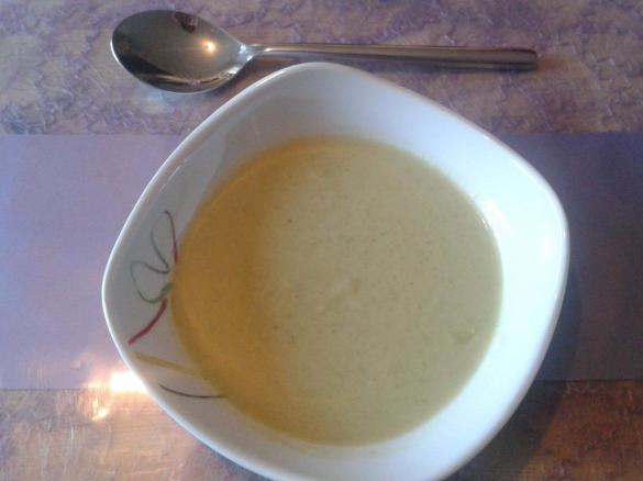 grüne Spargelcremesuppe