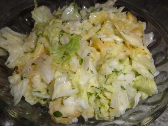 Eisbergsalat mit frischer Orange