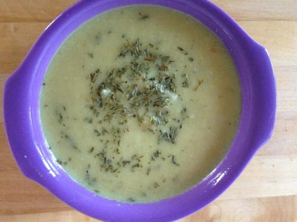 Variation von Gerrys feines Topinambursüppchen mit Blumenkohl vegetarisch