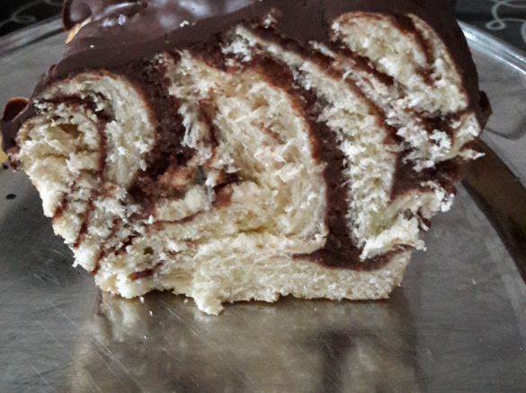 Genialer Schoko-Hefezopf gefüllt