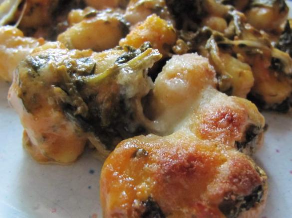 Gnocchi aus dem Ofen in Paprika-Tomaten-Soße