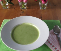 Variation von Bärlauch-Suppe