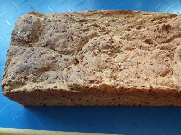 Leinsamenbrot ohne Sauerteig 