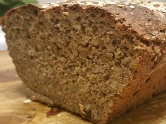 Variation von 6 Korn Brot mit Chiasamen