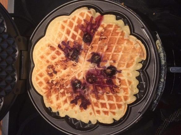 Vanille-Joghurt-Waffeln mit Blaubeeren