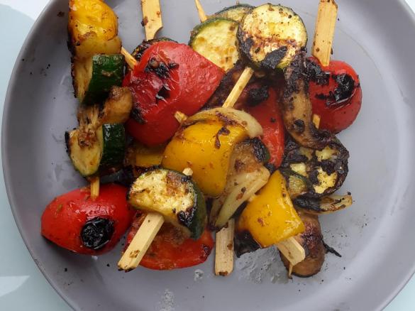 Gemüsespieße für den Grill