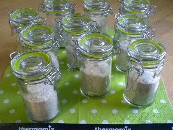 Asiatisches Kräutersalz mit Ingwer, Zitronengras und Knoblauch